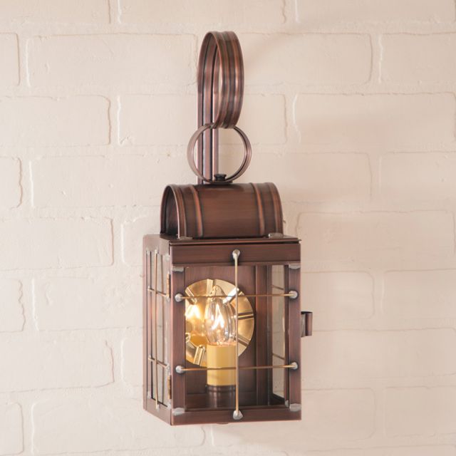 Single Wall Lantern in Antique Copper - 1-Light
